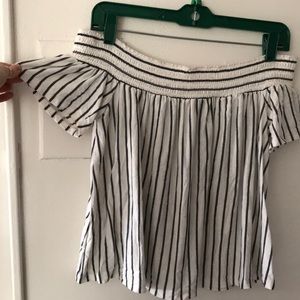 🚫SOLD🚫Off-The-Shoulder AEO Striped Top
